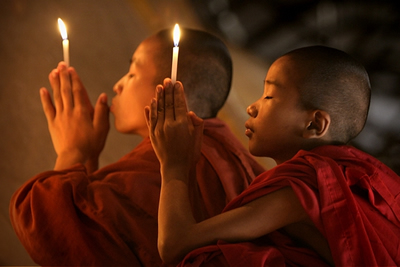 bagan-monks-c-awfulsara-565[1]